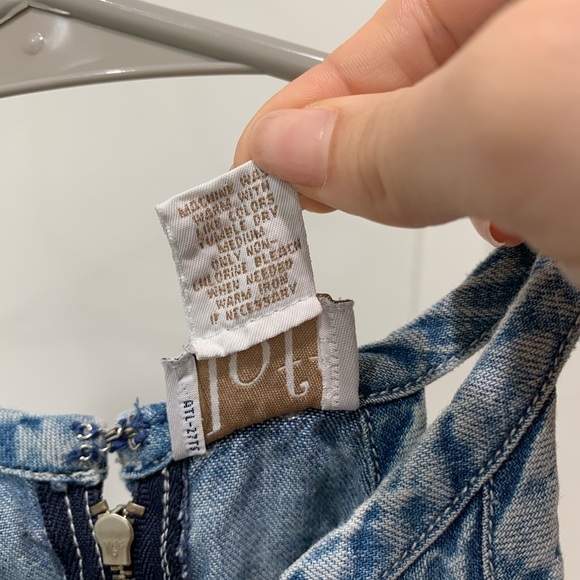 SOLD NWOT LOFT light wash denim dress size 6 - Picture 8 of 14